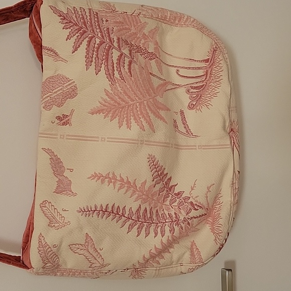 Handmade sueded messenger bag with embroidery - Picture 7 of 9